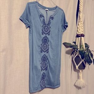 Westport light blue wash denim style dress size 2